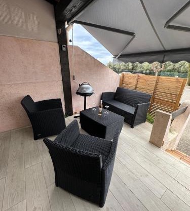 Sanary Villa club avec terrasse