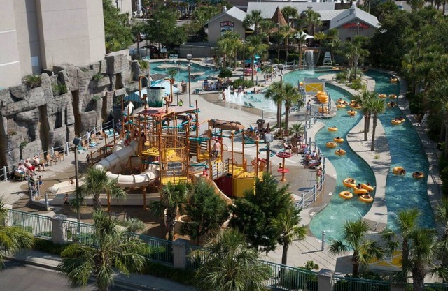 Sand Dunes Resort and Suites