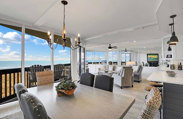 Sandpiper Condominiums 304, Panoramic Gulf Views w/ direct access to Mustang Island/Port A beaches.