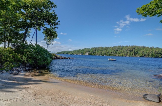 SANDY BEACH!! Northeast shore of Frye Island