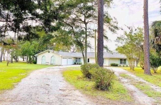 Sandy beachfront home on Perdido Bay