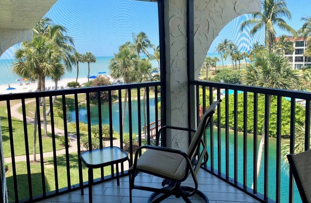 Espectacular condominio con vista al golfo con 2 Lanai's - Pointe Santo E31