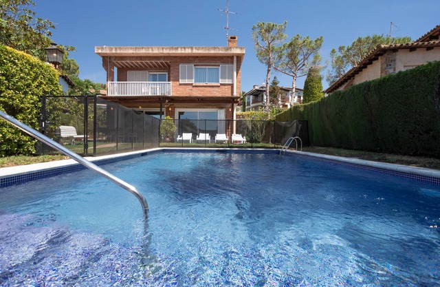 SANT MATEU Casa para 8 con jardín y piscina privada, barbacoa