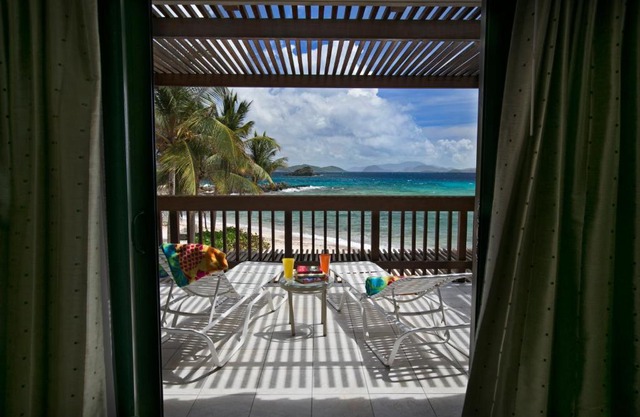 Sapphire Beachfront Condo - Free Wi-Fi - Save!