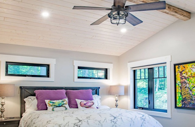 Sapphire: casual, contemporary cottage plus bunkie in calm cove on Lake Muskoka