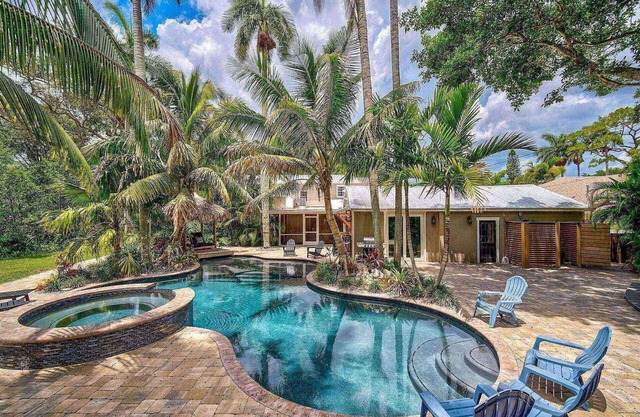 Flash Deal:15% Off 3+ nights August only!