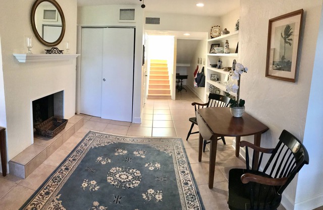 Sawgrass Condo / Deer Run Dr, 3 habitaciones, 3 baños! Con vistas a pequeño estanque y jardín.