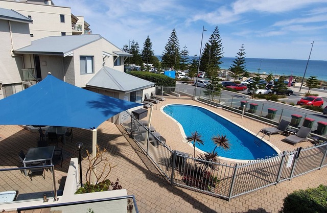 Scarborough Beach Front Resort Shell 13