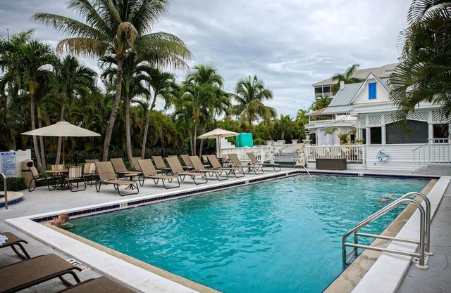 Scenic Coastal Views, Olde Marco Inn, Deluxe 2BR Suite w/ Balcony