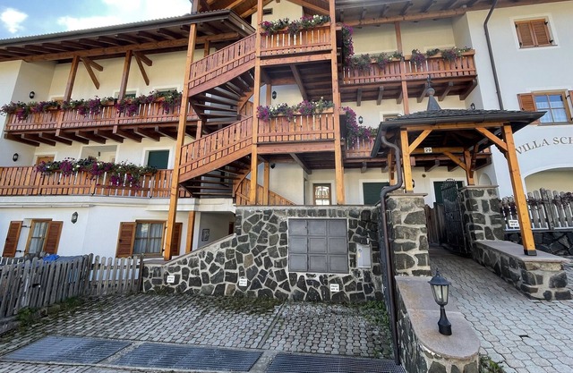 SciliarGuestHouse-two floors private parking