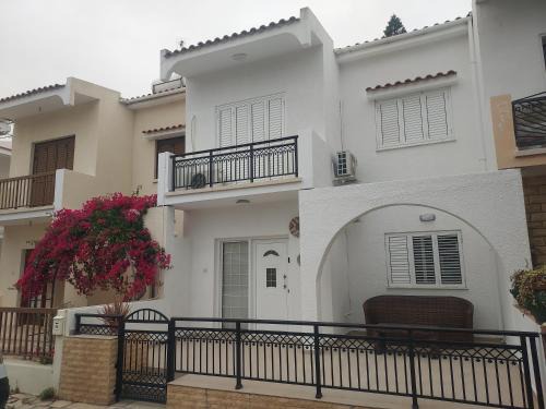 Sea Breeze Maisonette