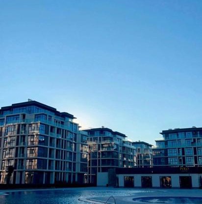 Sea Breeze, Polo Residences