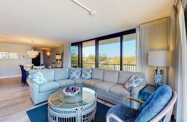 Sea Colony Ocean 2nd floor condo w/ elevator, gym, and free WiFi