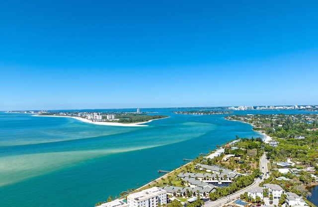 Sea Dream | Pet Friendly, Located in Siesta Key Village, Steps to Siesta Key Beach!