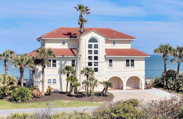 Sea Haven - Oceanfront home w/ pvt beach & deck