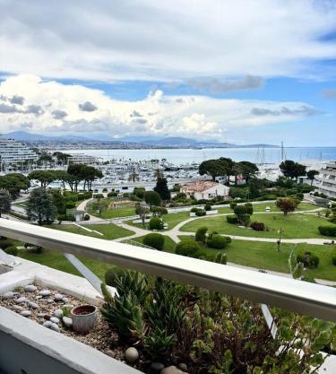 Sea & Port View Cozy Studio at Marina Baie des Anges