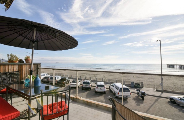 Exclusivo Oceanfront Cayucos Loft! Vistas increíbles.
