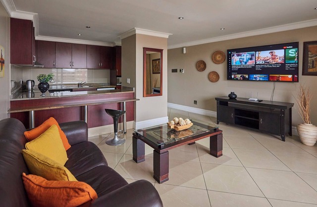 SEA-VIEW APARTMENT - POINT WATERFRONT near to beaches , harbour and restaurants
