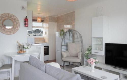 Seadell 2 Bed Coastal Chalet in Hemsby Great Yar