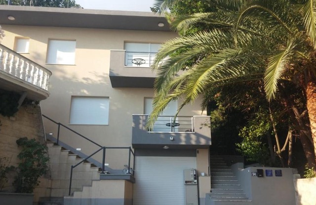 Seaside apartments with a swimming pool Krilo Jesenice, Omis - 13898