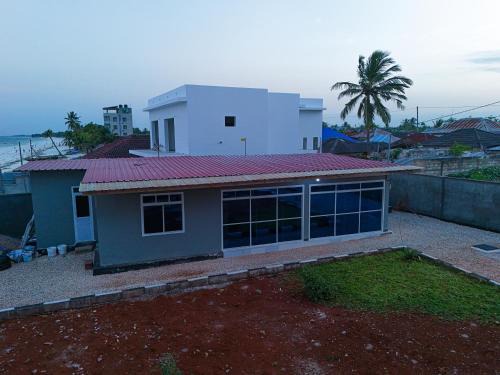 Seaside Luxury Stay 1BR Beachfront Apartment WiFi Uroa, Zanzibar