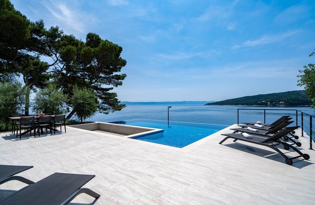 Villa de lujo junto al mar con piscina Sumartin, Brac (K-5639)