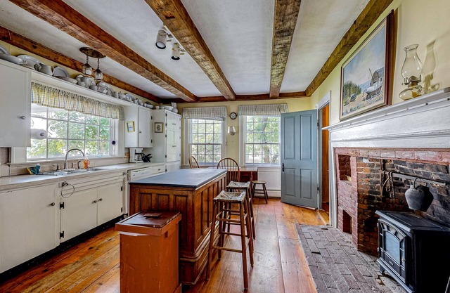 Oceanfront, dog-friendly estate with incredible view, hot tub & private beach