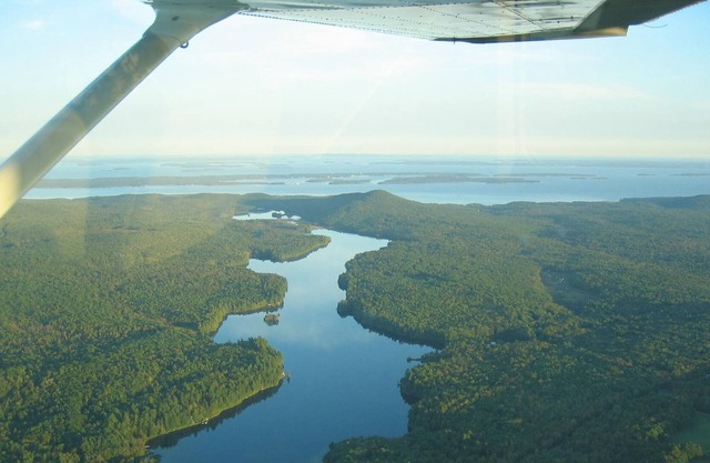 Casa de campo frente al lago en Pitcher Pond en Lincolnville, Maine