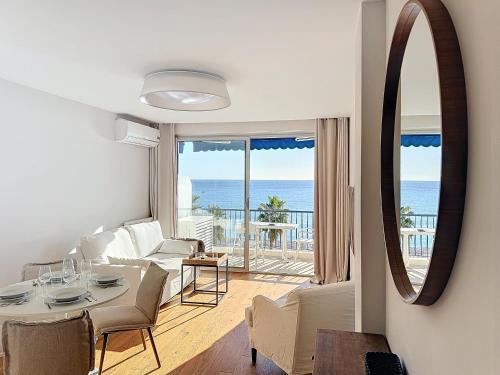 Seaview Promenade des Anglais 2brs apartment Parking cars 1800 kg max