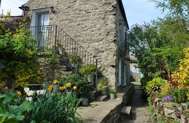 Aislado 18c Cottage en el Parque Nacional de Yorkshire Dales en el bonito jardín amurallado