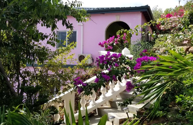 Aislado Bed & Breakfast Villa con vistas a la bahía de Magens y a minutos de la playa