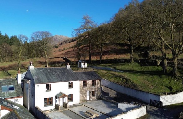 Secluded Eskdale Farmhouse for 10