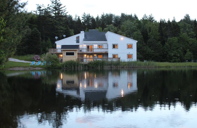 Stratton Okemo Bromley, Gorgeous 9 Br House with Private Lake, capacidad para 24
