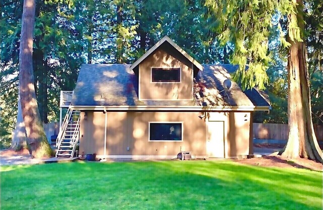 Secluded forest oasis with all the essentials