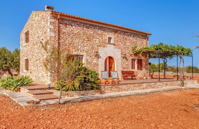 Privada casa Son Garrot con jardín, vista a la montaña y Wi-Fi; Aparcamiento disponible