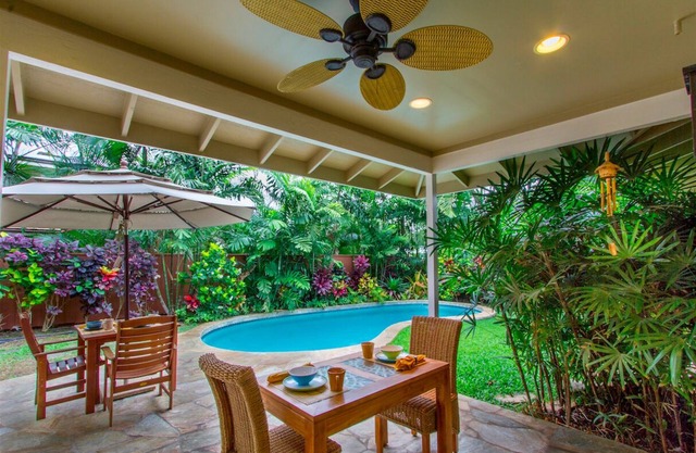 Casa aislada con piscina en una comunidad cerrada, a pasos de la hermosa playa de Kailua