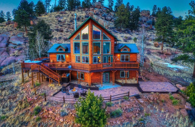 🌄 Lujosa casa de montaña - Pike's Peak Views, Wifi, DISH, HotTub, PoolTable!😮