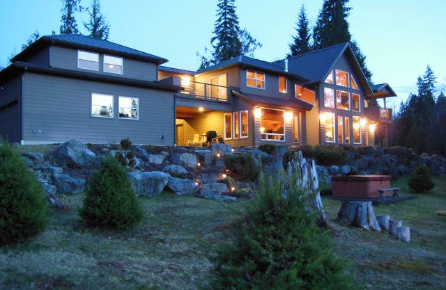 Cowlitz River Home - Reserve ahora para estancias de otoño e invierno
