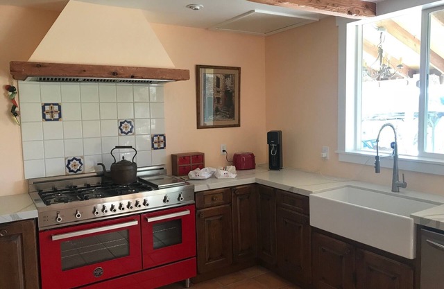 Wine Country Home en 5 hectáreas junto al río de Rusia