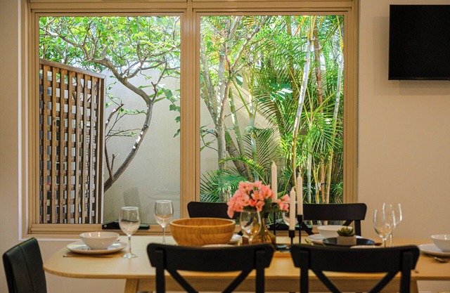 Secret Garden/North Sydney/Walk to Metro & Train/7pl