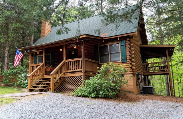 Southern Serenity - Peaceful cabin minutes to Callaway Gardens. Pet-friendly!