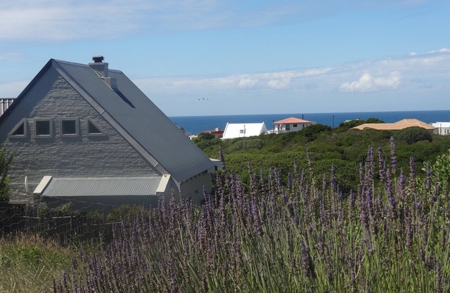 Apartamento con cocina en la zona verde, con vistas al océano.