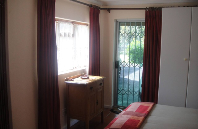 Apartamento independiente con jardín