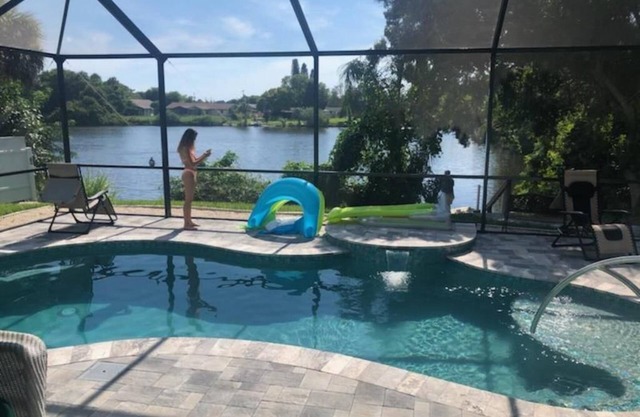 ESPECIALES DE VERANO Y OTOÑO Lake House con PISCINA PRIVADA AMI Beaches, IMG y Sarasota