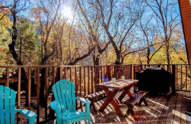 15% Off June! Sequoia A Frame W/Spa, River, Hiking, Pets