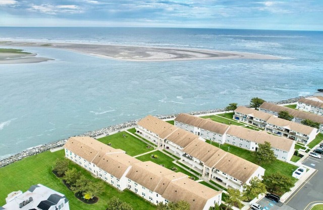 Serene 2BR Seabreeze Escape w/ Inlet Views