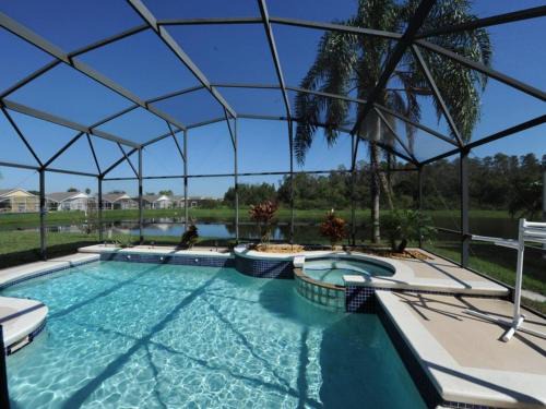Serene Waterside Getaway