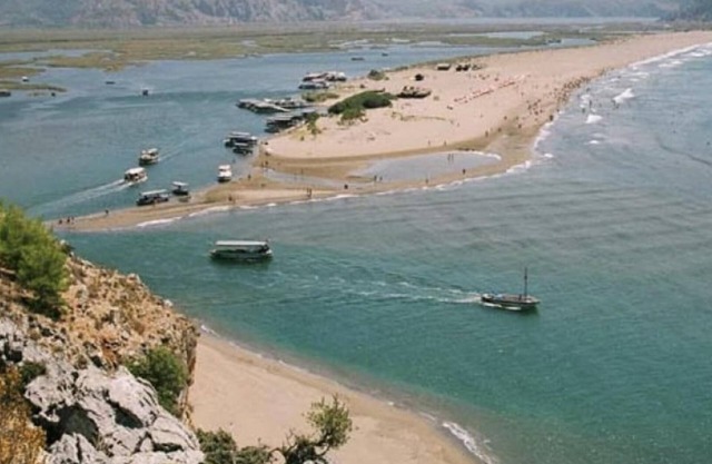 Captivating 2-bed Penthouse Dalyan With Pool