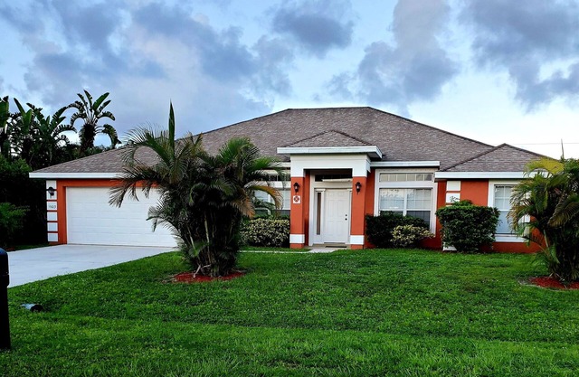 SERENITY VACATION HOME W/ HEATED POOL