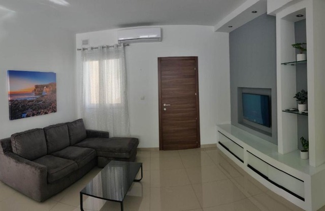 Seron Apartment 3